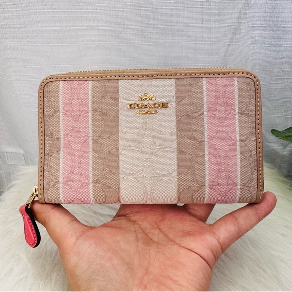 Coach Handbags - Coach zip wallet ! Like new !